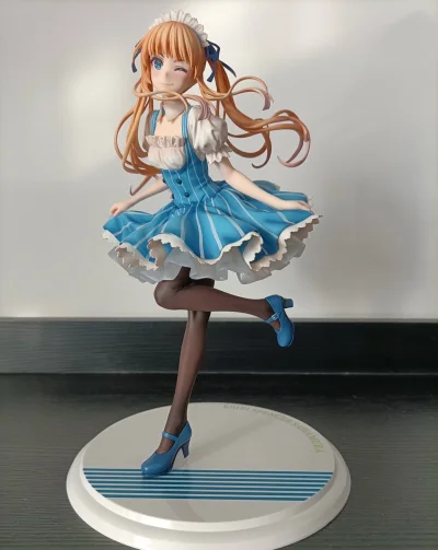 这款英梨梨设计完整度极高，从本体到专属地台，共同构成了一个极具张力的场景。日版在分件组合度上处理得严丝合缝，漆面光泽统一。检查后确认是完美的“无中奖”状态。通过平台购入，其细致的打包让所有脆弱部件都安然无恙，开箱过程充满惊喜。