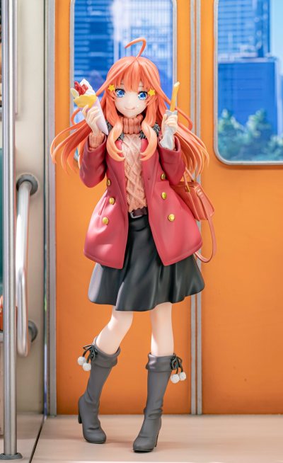 这款是GSC五等分战队里最眼缘的（四叶也很可爱），1/6比例真大呀！

舔奶油表情超可爱，真想替她擦擦~

整体做工细节到位，感觉值得入手！