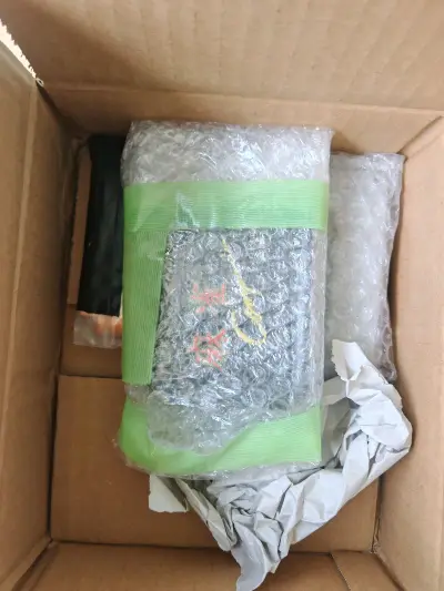 这次使用的是竹蜻蜓，挺好的，免去自己报关的麻烦，竹蜻蜓适合购买小件的物品，这次也就几张游戏卡，包装保护的很好，没有踏坑。很不错