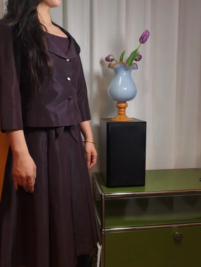 拿到手啦 西比拉的很好 穿上很喜欢 紫色很好看 丝绒质感超好太喜欢啦 下次还会来期待下次的购物紫色真的很绝 西比拉质量也太好啦 伙伴么都说好看 都说穿上之后先身材