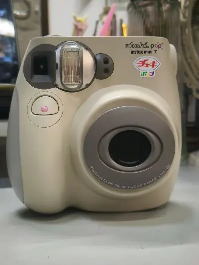 挖煤姬每天可以签到做任务领积分，积分可以抵运费，真的很好用。挖到一台成色超棒的富士mini7s拍立得，外壳摸起来有细腻的质感，自带的自动测光功能对新手超友好，傻瓜操作也能拍出氛围感满满的胶片感照片~年底用它记录日常或者送朋友当礼物都很合适，挖煤姬海淘的价格也很惊喜!...