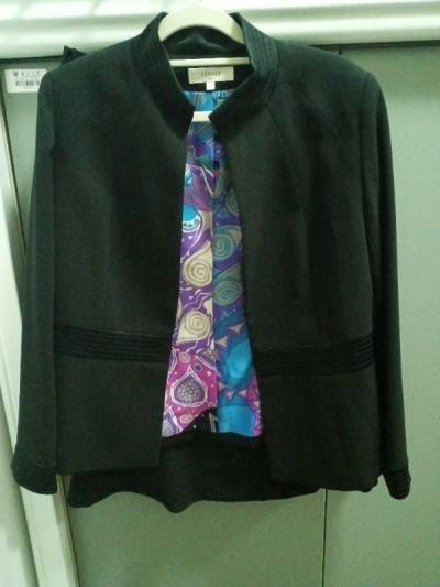 本来就很想买一些三醋酸的衣服，国内三醋酸的衣服价格太高了，于是来挖煤姬看看，让我搜寻到了非常合适的西装和马甲，看图片已经觉得好看，到手了实物更是经验，穿上也刚好，整个过程从下单到物流也很快，非常舒心了