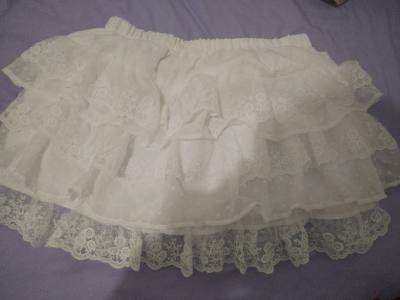 在挖煤姬上淘了一件全新的白色波点蛋糕半裙，物流选的是航空拼团，物流快速又价格划算。挖煤姬很好用，海淘我一直用的都是用的挖煤姬APP