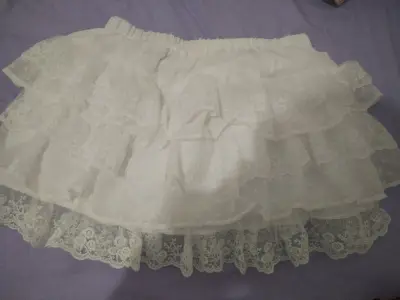 在挖煤姬上淘了一件全新的白色波点蛋糕半裙，物流选的是航空拼团，物流快速又价格划算。挖煤姬很好用，海淘我一直用的都是用的挖煤姬APP