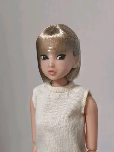 上个月在挖煤姬蹲到的绝版娃娃终于到啦！趁着日元汇率跌到4.9火速剁手，抢了张满减券后两只娃才花了六百多，比国内二手市场便宜一半！虽然两箱合并能省运费，但看到包裹预报的价格立刻怂了，果断拆成两个包裹走空运，结果到青岛五天就清关完毕。拆箱时泡沫纸裹了整整七层，娃娃头发都...