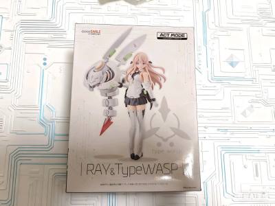 挖煤姬是一个非常好用的购物平台，拥有多种站点可满足吃谷切煤爱好者的所有需求。并且搜索功能强大，物流选择多样！
这次来分享分享我淘到的年末好物—GSC系列的蜂娘sama呀！
物流方面选择了竹蜻蜓专线，仓库打包非常好，到手很快并且八角尖尖！爽！