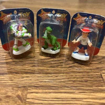 找了很久的小玩偶终于找到了，果断入手，很迷你的小玩偶，很可爱！成色不错，真是爱不释手！很期待下一次海淘！