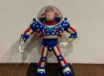 找到了喜欢很久的一个大玩偶，可以发声，全身可以动，真的很棒，成色也不错！太漂亮了，爱不释手，太喜欢了！