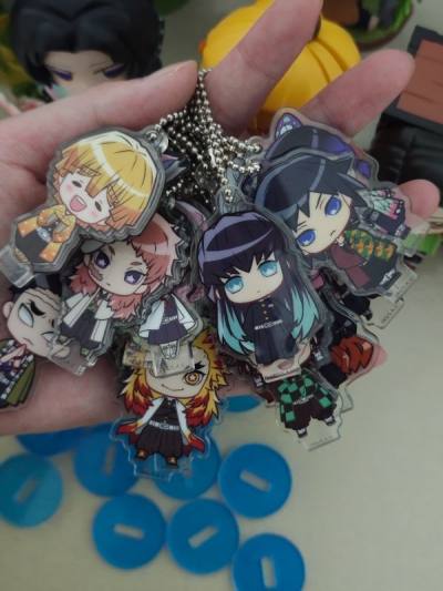 超级萌的善逸啊啊啊啊??这个小表情想萌鼠谁！超级喜欢嘿嘿 亚克力挂件是全员 白月光锖兔宝宝也在里面??? 小小一个也不占地方