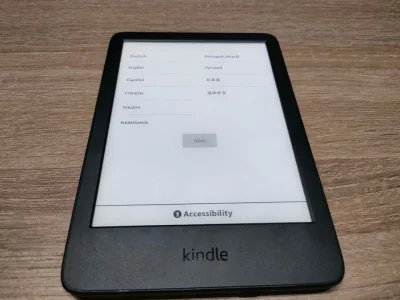 蹲到的Kindle终于到手！成色超新，续航给力，墨水屏看书太舒服了～淘到心仪好物的快乐谁懂！从此通勤、睡前多了份治愈，性价比直接拉满，幸福感爆棚✨