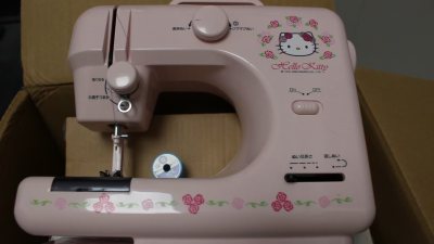 谁懂啊！在挖煤姬蹲到3台Janome Kitty绝版缝纫机、2条Pinkhouse牛仔半裙，从选品到收货全程惊喜！

品类是真全，国内中古店难寻的Kitty缝纫机，成色好还带完整配件；断货的Pinkhouse半裙有现货，尺码也齐，轻松实现“淘遍日本”。

海运超给力...