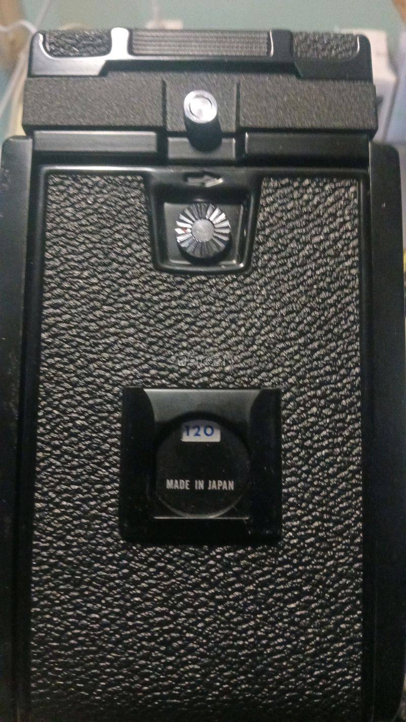 实用品，成色新颖，卖家描述符合，所有功能正常快门准确，机身整体性完好!有些许瑕疵但是都不突出，不影响使用!