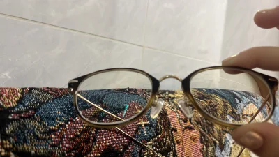 とても素敵で、かわいいメガネで、測定感が軽くて、つけても目が疲れません。自分でレンズを合わせたが、今は楽しく使っている