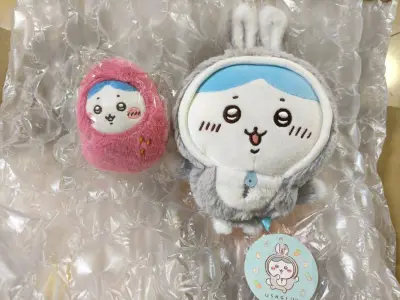 切了一些大玩偶，因为是下单秒切所以不用担心被别人抢先，安心吃到了好价!物流走的竹蜻蜓，包税是非常好的，用时两周左右。今天收到后开箱发现物品摆放整齐，外围裹了泡沫纸防震，每一个物品都完好无损(▽｀)。购物体验感非常好!有什么问题客服也能帮忙积极解决。