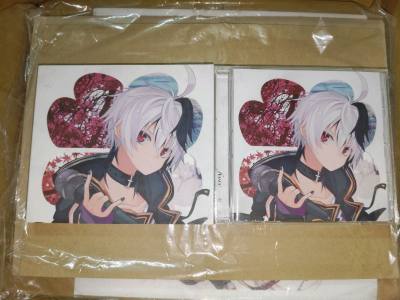 走的竹蜻蜓专线，这次审核和运输好慢，花了二十多天
切的CD，一期一会粘胶了，可惜
vocalodelight切了日亚大卡，特别大张，放大美貌
还帮朋友切了魔纪bd卡