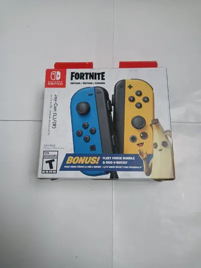 这次又买了几对全新的switch 限定手柄，到手一看，确实是全新的，没有任何使用痕迹，而且限定手柄的颜色非常好看，我非常喜欢，这次购物我很开心。