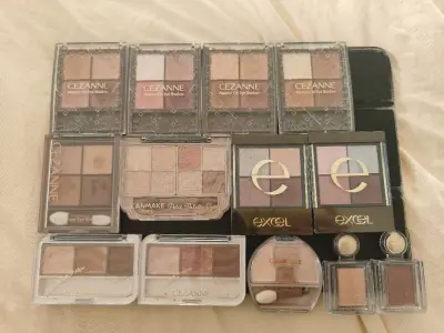 第一次用挖煤姬，走的是日本ems，非常迅速，从打包发货到收到只花了四五天时间，体验感良好。三个合单发出，运费价格很划算。
包装完整，没有任何破损！内部也包装得很完好，太用心，特意包装起来贴在纸板上防止碰撞破裂。
品相完好，有的几近全新，强烈推荐吖！这些小彩妆真的太貌...