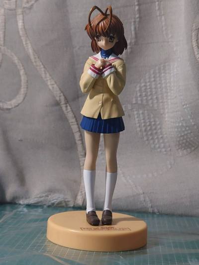 日淘任意门十二月第二单到货了，这一次购买的是两组手办。古河渚和神尾观铃的是无盒二手的，毕竟绝版景品了，有些瑕疵可以接受；还有一组是轻音少女的呆唯和梓喵的演艺大会的未开封景品，盒子保存得还可以！