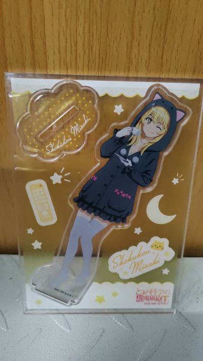 这次买了两个立牌，一个psp游戏，两张超炮的盘，两块超炮积木，和一个don&amp;amp;#39;t say lazy的盘
立牌很好，就是玛俐比观感上小一点，很不错的
我朋友很少的限定也很想要，比国内便宜很多
超炮的盘还没看，不知道内容是啥还
积木很棒，就是划痕有...