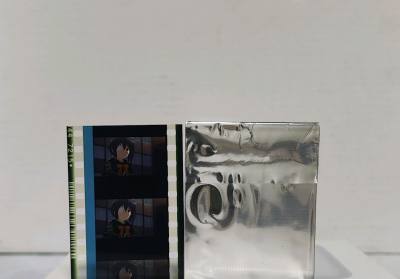 小鸟酱的胶片书签特典很好看，还是原袋，不错，轻音少女的pm卡一盒真的很实惠，用了优惠券，是好价了，感谢卖家出物