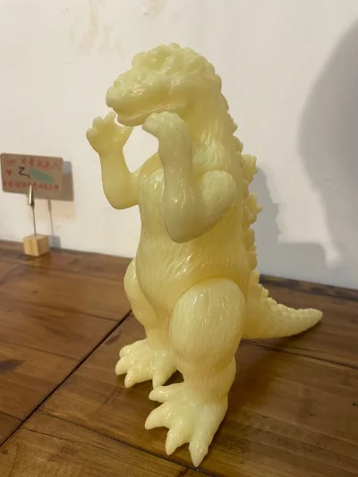 收到了1954造型哥斯拉 M1号的SOFUBI软胶哥斯拉
很开心。有多了一份收藏。
下次看看在入手什么样的哥斯拉玩具呢。
??