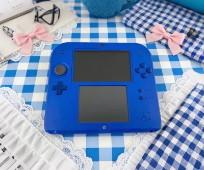 年末必须用心仪好物收尾～ 心心念念的任天堂2DS终于通过挖煤姬到手，掌机小巧便携，揣在包里随时能开启快乐时光。
重点夸夸挖煤姬的体验！作为海淘新手，操作超简单，自动翻译+支付宝付款毫无门槛。选的可追踪小航空线太省心，物流信息实时更新，从日本仓库到收货才两周，清关一路...