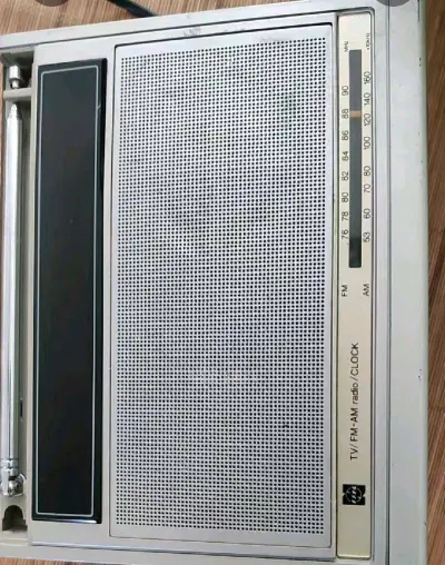 再次购得昭和时期多功能收音电视机及唱片，物流速度较快，一个多星期左右就收到商品，多功能电视收音机，晿片成色不错，功能正常使用，包装严实未破损，一如继往的支持挖煤姬购物!