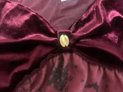 这一单花了比较久的时间，但好在安全到达。虽然被税了，年底了还是比较紧。买了好看的童装，还有冬天的大衣。感谢工作人员仔细打包。