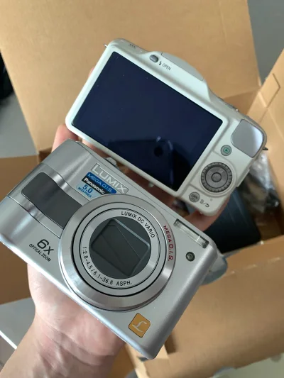 这是我第一次海淘 没想到这么成功?
到手发现跟新的一样！！！！这个确实让我没想到 拍出来也特别好看 很出片～