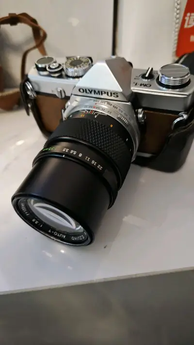 相机符合描述，运回来整体状态不错，可以使用，测光也是好的，自己保养修理了一下，拍了几卷，状态不错，这次海淘，总体以一个不错的价格获得了，还挺靠谱的。