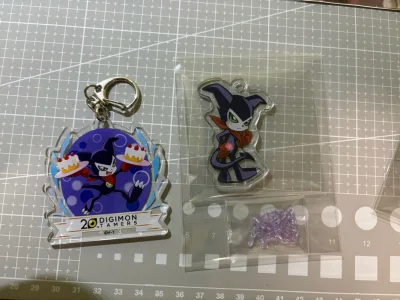 数码宝贝 挖煤姬体验分享
低汇率好价的消费
数码宝贝驯兽师之王03 亚克力挂件
小妖兽跟基尔兽的花环柄和20周年饮料
购物体验很不错，切骏河屋的速度也很快
竹蜻蜓便宜速度快 是300r内的最优选路线了
最近竹蜻蜓还降价 加上免手续费券又节省了一大笔。愉快的购物。...