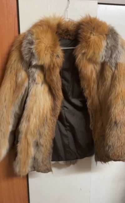 买买买，超爱的皮草！真的是物美价廉天花板了～买到好满意的狐狸毛皮草、客服也很好、物流也很快，整体满意的。