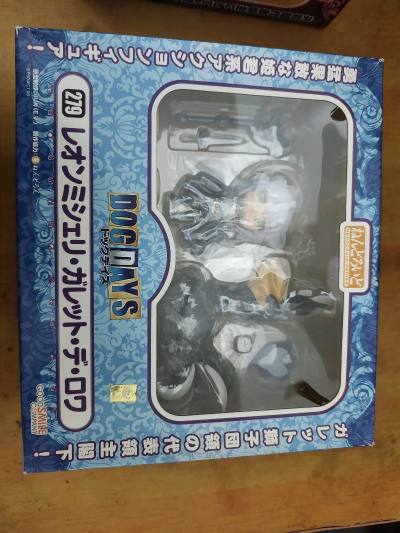 这次买的是gsc的粘土人，有舰队c的粘土人还有两个陆行鸟的粘土人，也算是见猎心喜就买了，可玩性不少。这次的箱子依旧八角尖尖，还是走竹蜻蜓专线，从发货到到手不过15天。令我放心。日淘任意门当属海淘的好去处，适合我这种喜欢老番的玩家去淘点冷门的玩意。