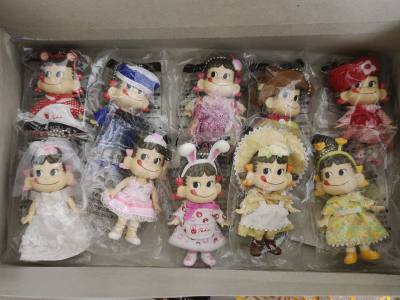 又购入了一些不二家挂件的复数，准备送给朋友。这次买的有一个完整的大盒子，不错不错。状态成色都很好，没有瑕疵。
走的是竹蜻蜓max，非常顺利地到家了，包税的，非常安心～