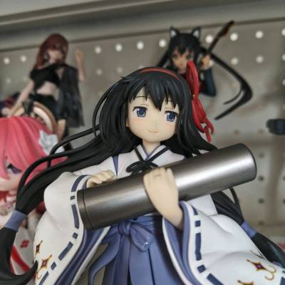 无盒巫女服晓美焰到啦，安全下车啦，没有任何问题，这次整体来说很棒，挖煤姬称重也没问题，经常会在各个平台和站点购物，骏河屋总能翻到一些好东西。雅虎闲置和煤炉也基本实现秒切，经常有优惠卷福利！整体合单和发货速度是最快的！希望越来越好！ 