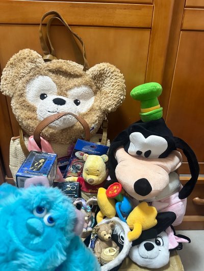 挖煤姬新收获！高飞帽子版型正，苏利文帽子手感好，都超喜欢！瞧这高飞帽子，多硬挺，瞧这苏利文的大帽子，多蓝多软。全程自助下单，对i人非常友好。物流也给力，包装得严严实实，开箱体验满分！