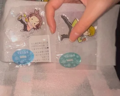 好价吃到了想要的谷子，邮费也不算很高，lucky，包装很严密，泡沫纸包裹的很好，完全沒有出現劃痕，本來刷到過切煤遇到裸寄的案例還很擔心來著，結果穩穩落地了^_^，好安心