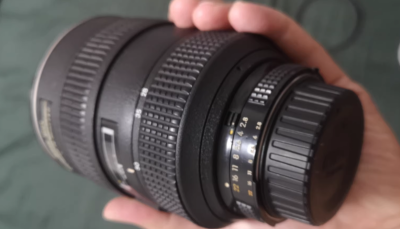 尼康afs 28-70 F2.8 尼康F卡口镜头中的佼佼者，除去他的对焦马达容易坏这唯一一个问题之外，无论是成像素质还是对焦速度，都是当时的旗舰水准，到手后当了一段时间的挂机头，后来受不了他的手动对焦就出掉了。