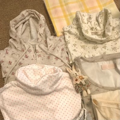 挖煤姬海淘古着太香了！物流时效超预期，包装严实无破损，到手的孤品成色比图片还棒，细节质感拉满～客服回复及时，沟通顺畅，古着党闭眼冲，已回购N次！