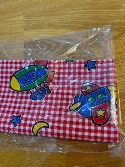 收到了满满的一大箱，海运也比想象中快很多，太方便啦，手续也方便，货也很齐全，太给力了，好看的布料有一种魔力