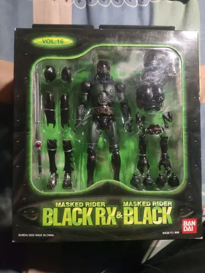 这次从日雅入手了SIC系列16号与20号两款老物玩具，体验比预想顺畅不少。提前做好功课确认卖家信誉，下单后沟通发货需求很高效，卖家包装扎实，多层泡泡纸裹住玩具，到手无任何磕碰。两款老物成色超预期，配件齐全无氧化，漆面平整无掉漆，关节紧实度也很在线。物流选择海运虽耗时...