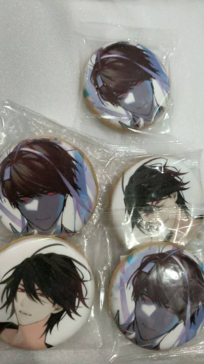 在挖煤姬下单了animate cafe的杯垫盲抽，食品＋亚克力也顺利发回了，饼干没有碎很好评！是真的随机盲抽无顺序的样子，结果还挺欧。收二手盲抽很不放心但是官方直接下单寄回就好很多！推荐✨✨✨