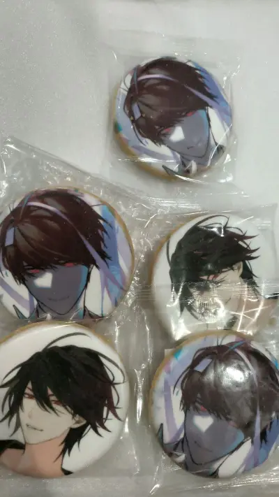 在挖煤姬下单了animate cafe的杯垫盲抽，食品＋亚克力也顺利发回了，饼干没有碎很好评！是真的随机盲抽无顺序的样子，结果还挺欧。收二手盲抽很不放心但是官方直接下单寄回就好很多！推荐✨✨✨