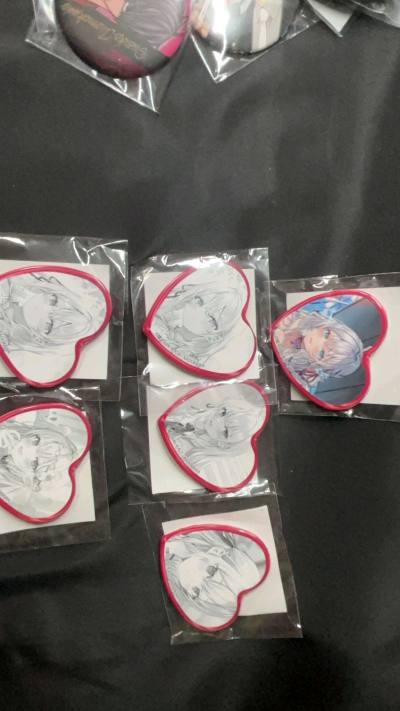 作为常年蹲煤炉中古的二次元，很注重打包的质量，这次挖煤姬的打包我很满意，挖到挖煤姬直接封神！这次淘了很多自己喜欢的吧唧，下单后3天就入库，合单时客服还帮我去掉了多余包装减重。选的海运物流四周不到到手，申报流程简单。最惊喜的是中古品成色和描述一致，几乎全新，比国内二手...