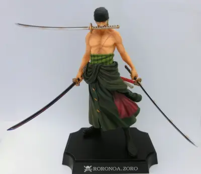 物流是一如既往的快，包装也稳，东西到货后迫不及待就拍照分享，这款索隆是站姿三刀流造型~这款原模可以说是经典无敌!