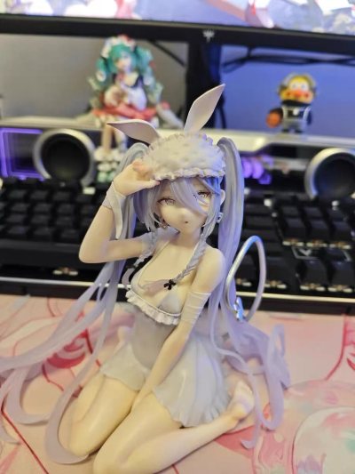 谁能拒绝这么美的兔耳手办啊