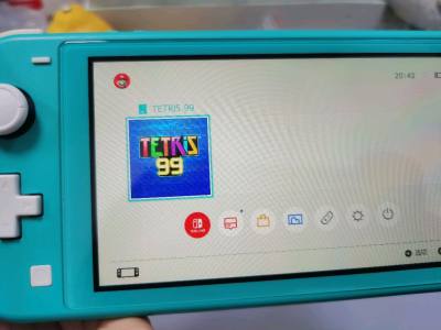 《俄罗斯方块99》在Switch平台展现出卓越的策略性与竞技性。其核心机制在保留经典玩法基础上，创新性融入99人实时对战模式，紧张感十足。喜欢