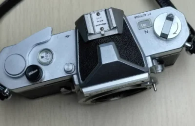 马特ftn在尼康机械胶片单反相机中不是最好的那个，功能也不是最全的，但他一定是性价比最高的那个，按照发布顺序来看，马特ftn是尼康大F阉割部分功能后出的平民版本，但经过时代的考验，ftn的质量可靠率比大F还要高，而且仅需要大F的1/4左右，正常使用上功能也相差无几。...