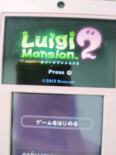 卡带非常可以，精美的外包装，像《路易吉洋馆2》3DS卡带版完美保留了游戏的精华。其独特的吸鬼玩法与精巧的关卡设计充满乐趣，画面与音乐在掌机上表现优异。非常喜欢