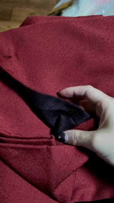 第二次买道行服！这次的颜色，布料，和长短都是十分满意！布料偏柔软，内里也很好看！之前买到的相比这次的实在挑不出错处，花纹也非常美丽~